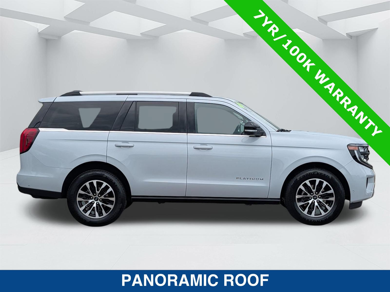 Certified 2025 Ford Expedition Platinum AWD/4WD image 4