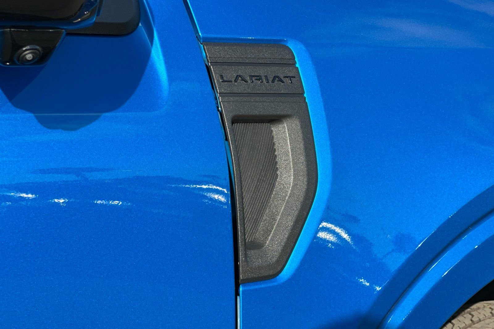 Certified 2025 Ford Maverick Lariat w/ Black Appearance Package image 26