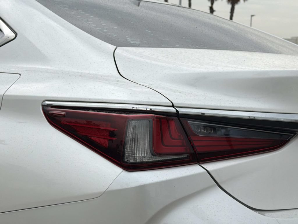 Used 2020 Lexus ES 350 w/ Premium Package FWD image 8