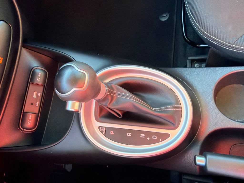 Used 2019 Kia Soul + FWD image 17