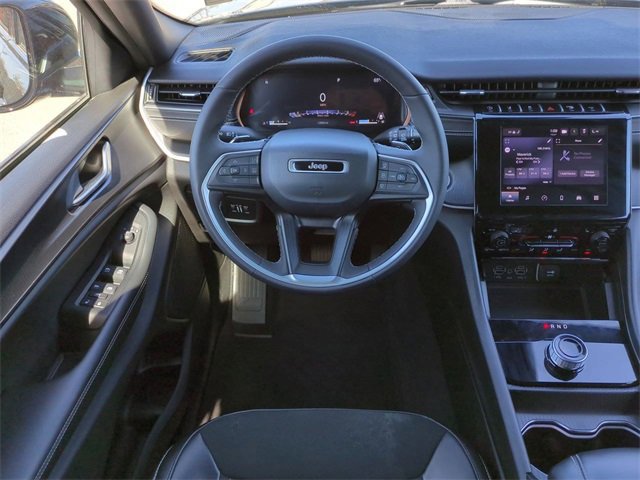 Used 2024 Jeep Grand Cherokee Altitude image 16