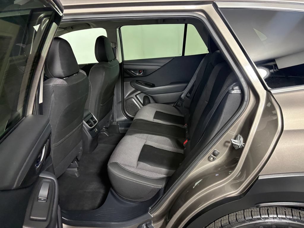 Used 2023 Subaru Outback Premium AWD/4WD image 29