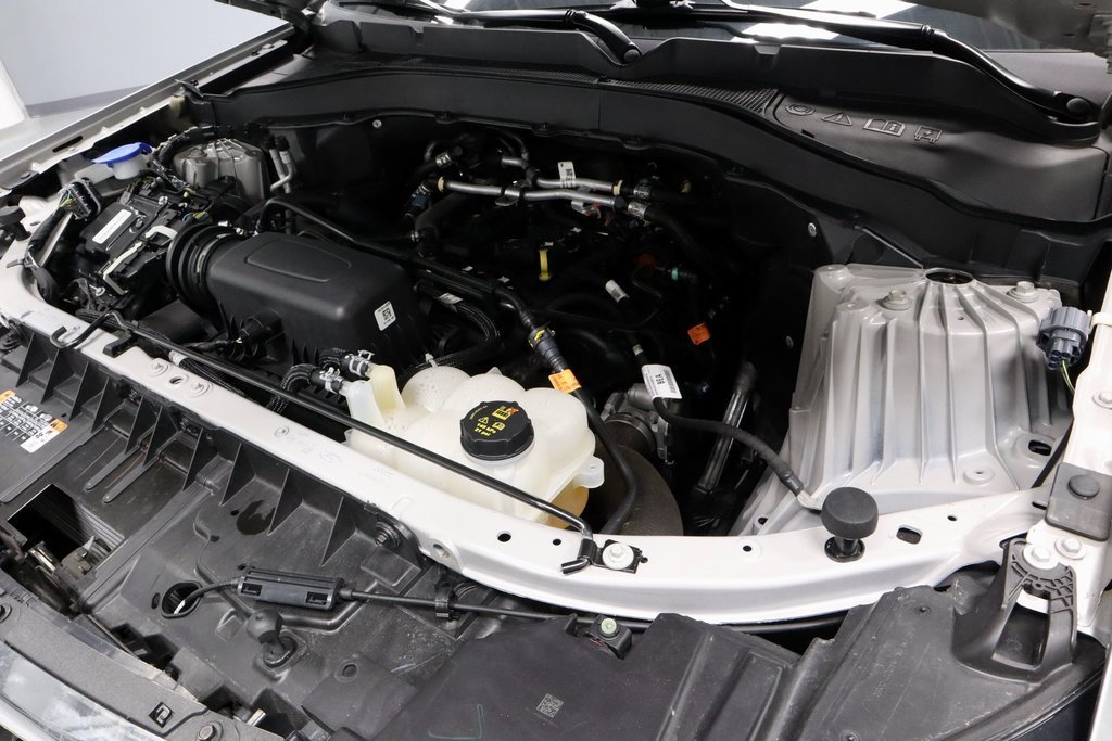 Certified 2022 Ford Explorer XLT w/ Equipment Group 202A image 18