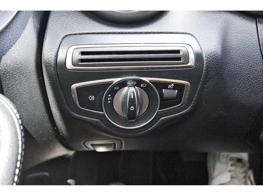 Used 2021 Mercedes-Benz C 300 Sedan image 18