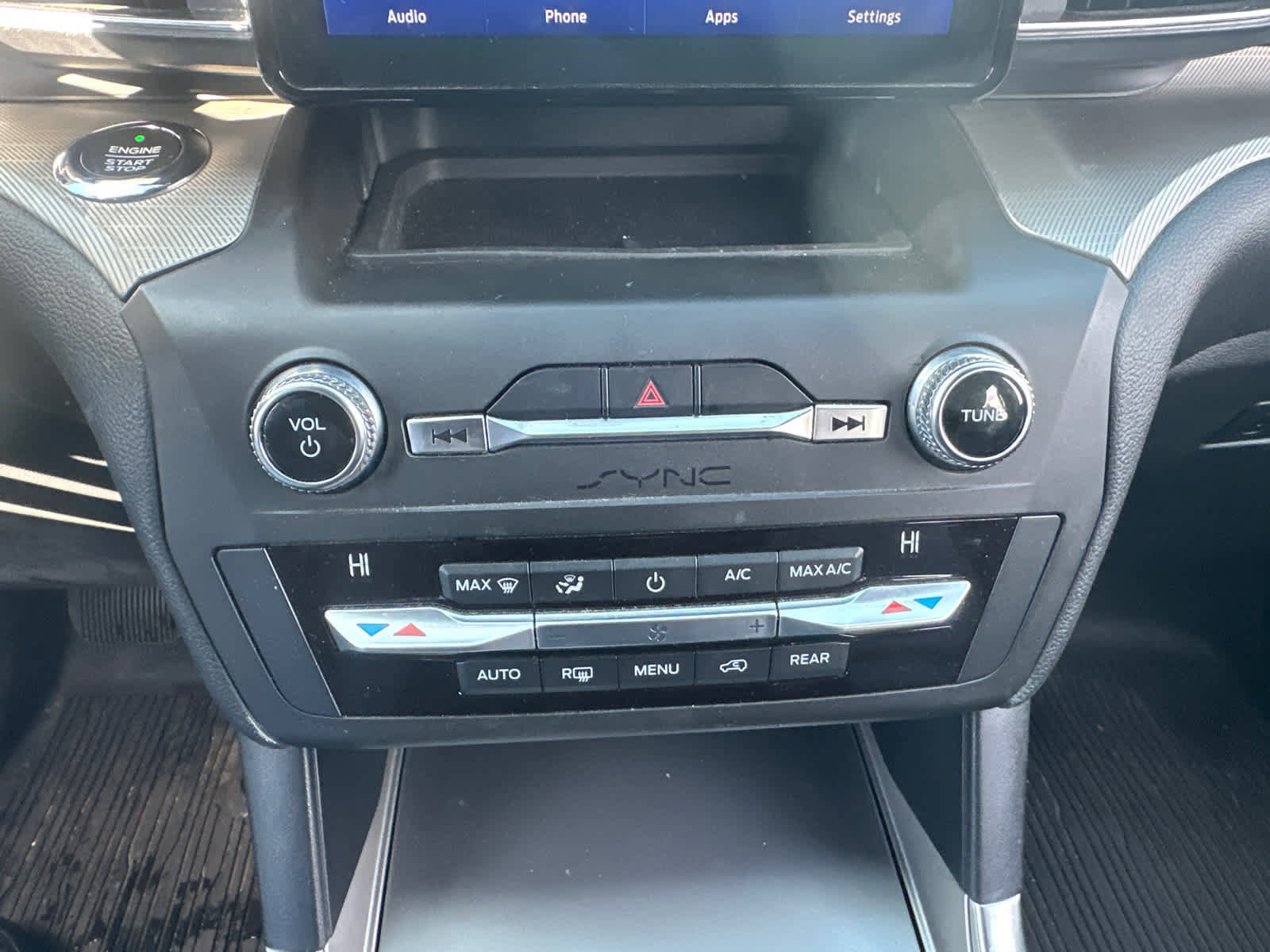 Certified 2020 Ford Explorer XLT w/ Equipment Group 202A image 22