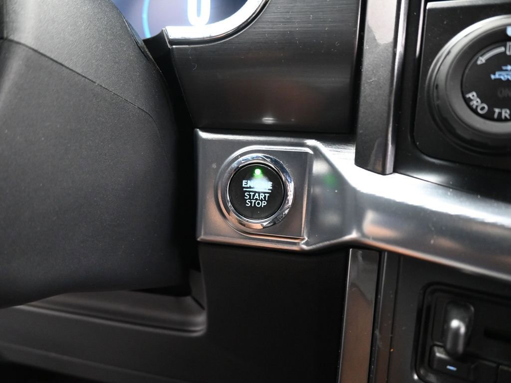 Certified 2022 Ford F150 Lariat w/ Equipment Group 502A High image 18