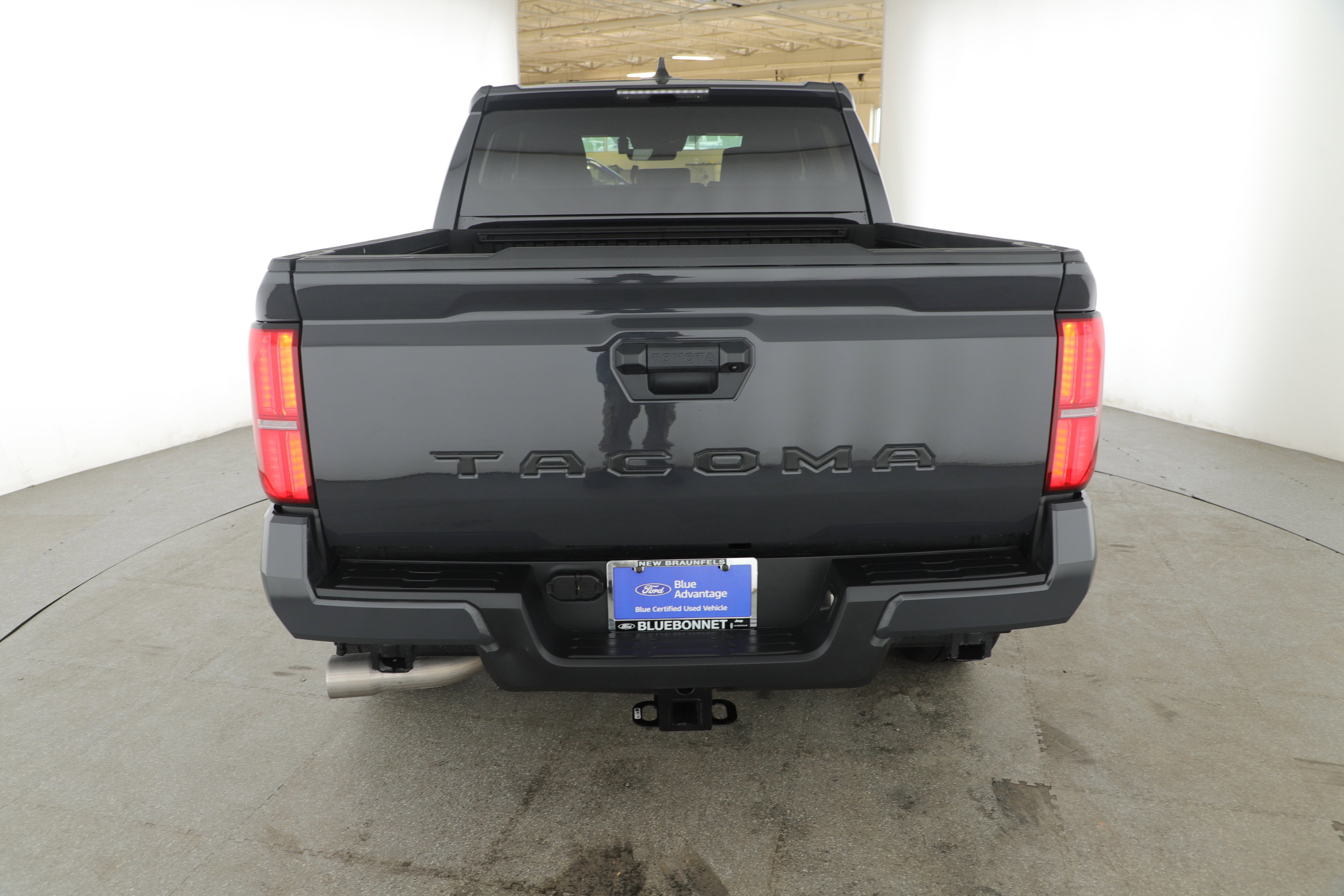 Used 2024 Toyota Tacoma TRD Sport image 2