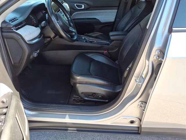 Used 2022 Jeep Compass Latitude image 16