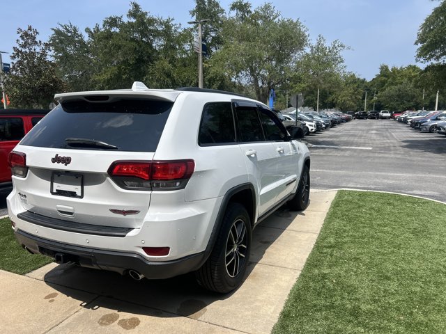 Used 2017 Jeep Grand Cherokee Trailhawk w/ Trailhawk Luxury Group AWD/4WD image 5