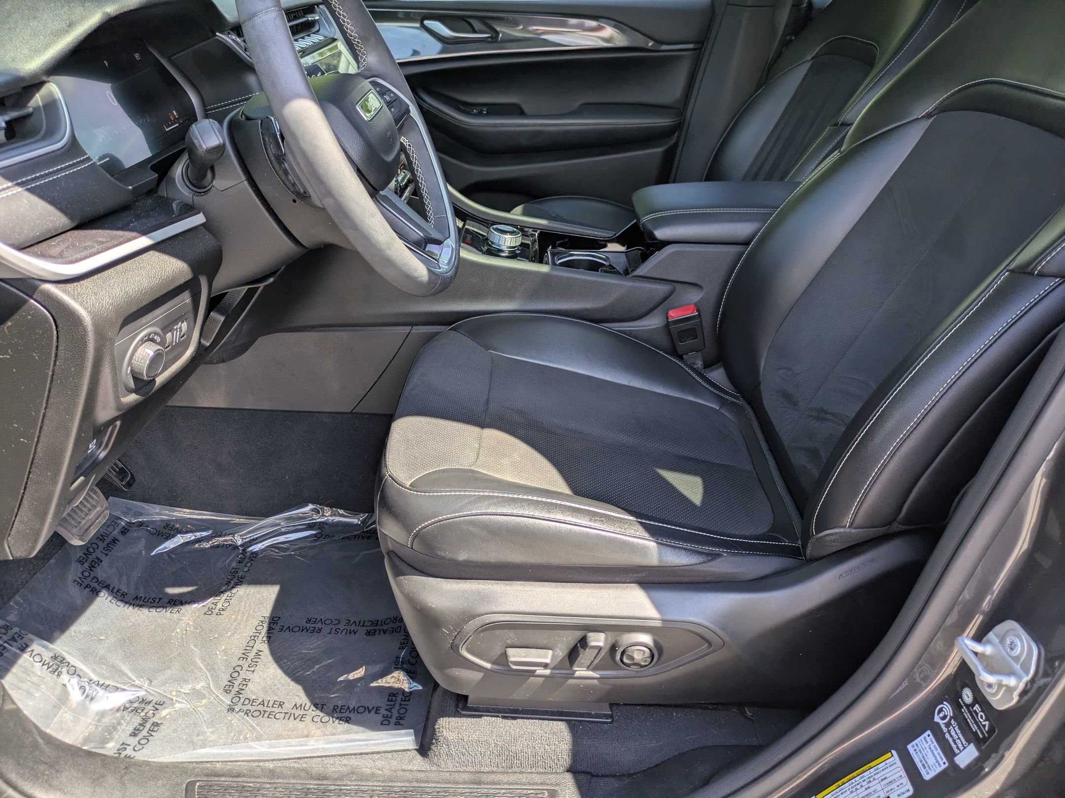 Used 2023 Jeep Grand Cherokee L Laredo AWD/4WD image 12