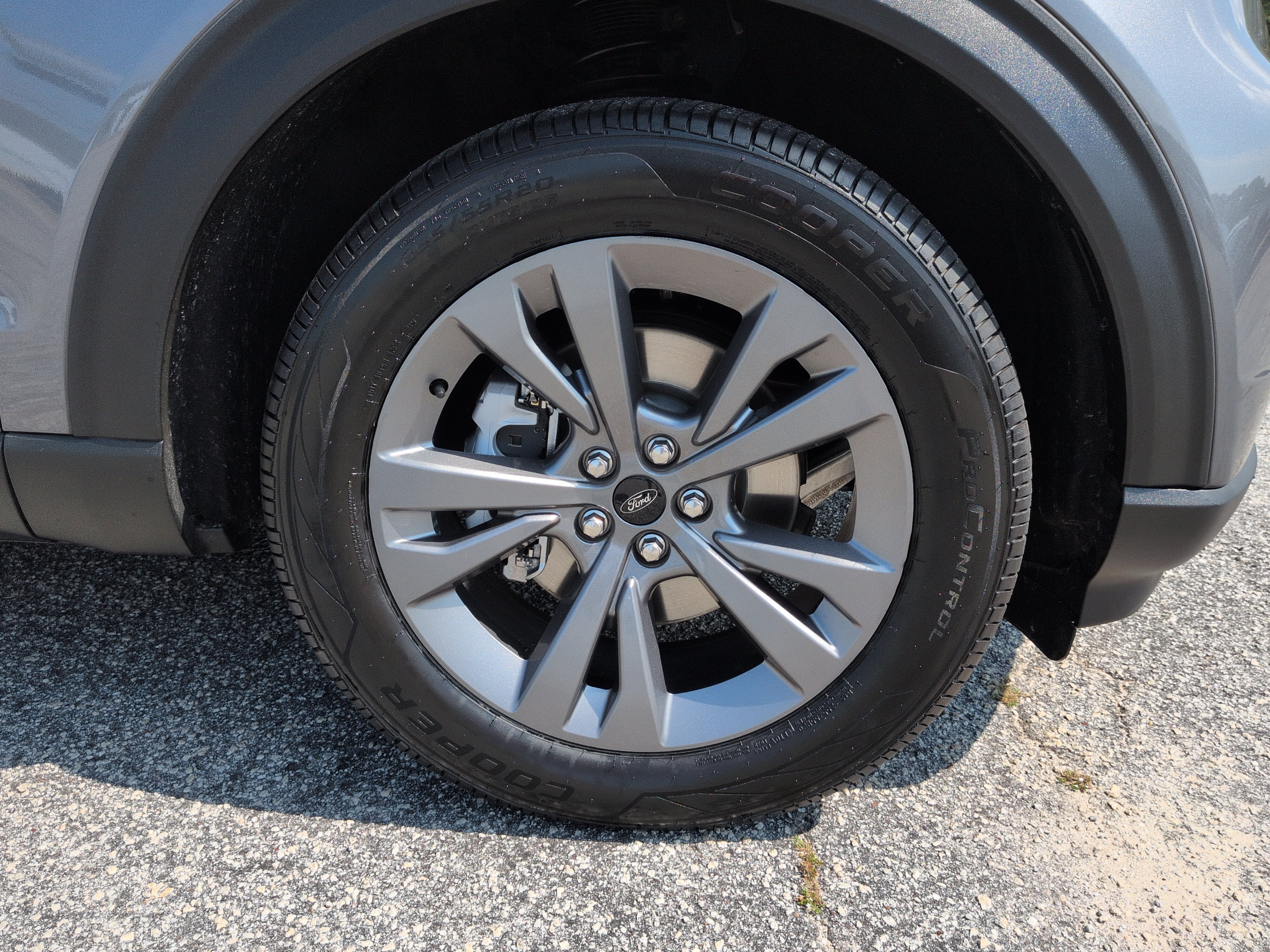 Certified 2021 Ford Explorer XLT w/ Equipment Group 202A AWD/4WD image 9