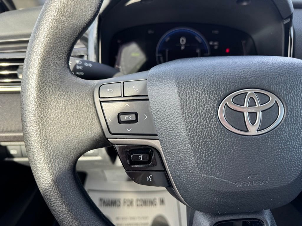 Used 2025 Toyota Camry LE image 12