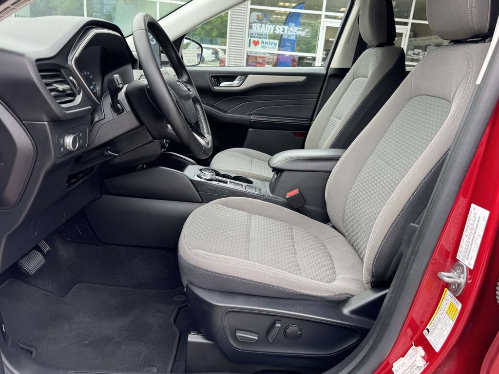 Certified 2021 Ford Escape SE w/ SE Sport Appearance Package FWD image 20
