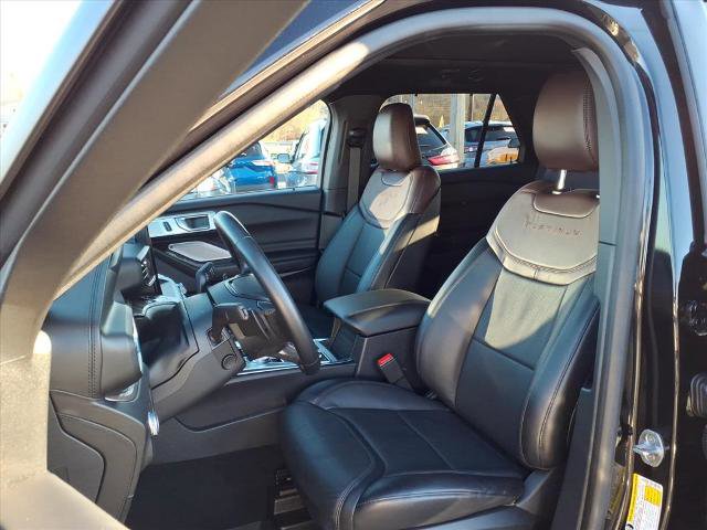 Certified 2020 Ford Explorer Platinum w/ Premium Technology Package image 3