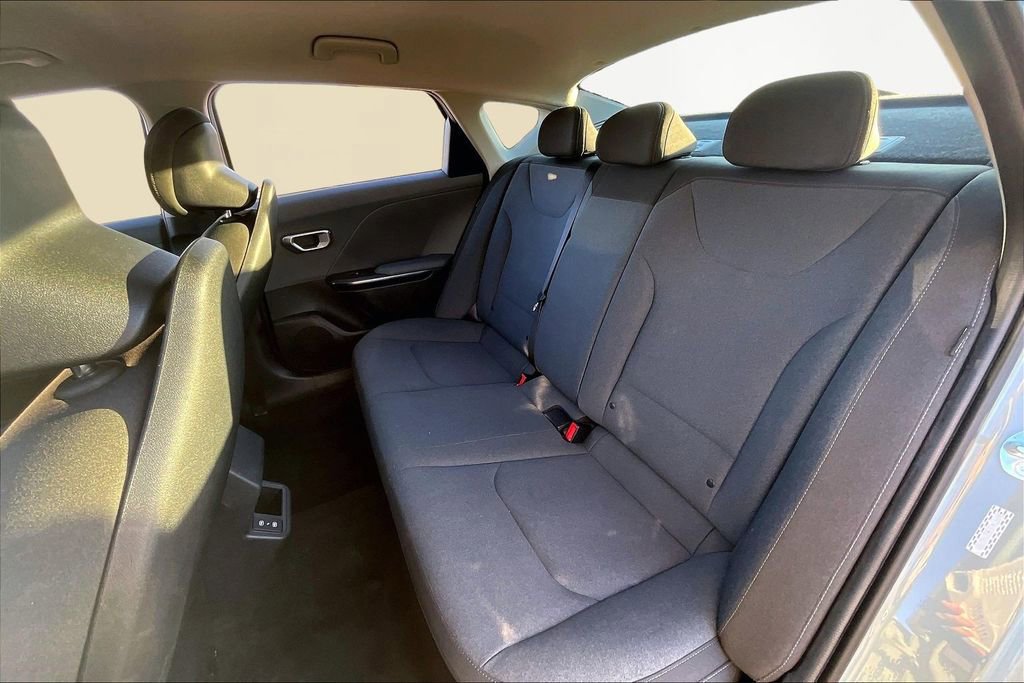 Used 2025 Kia K4 LXS image 25