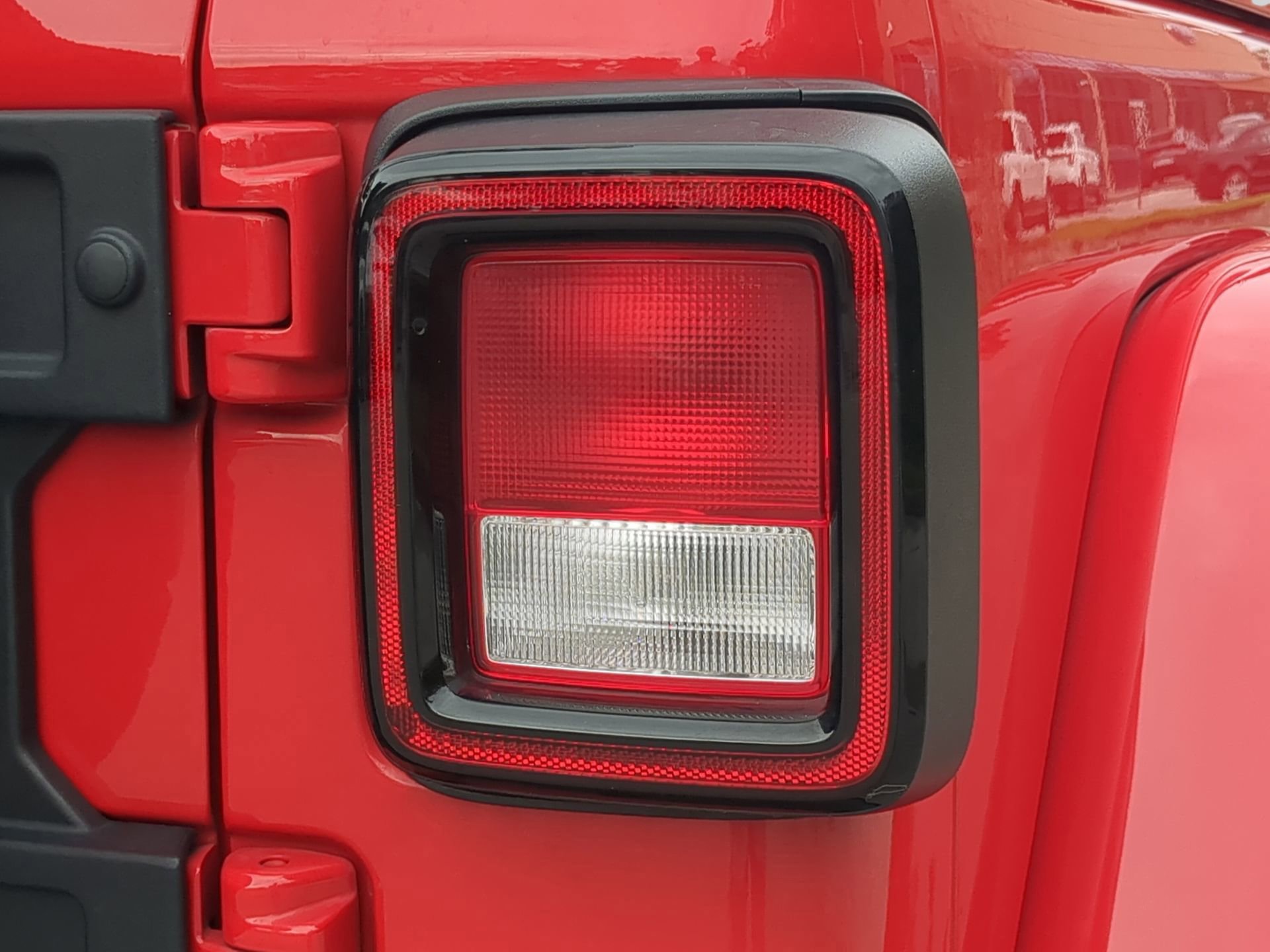 Used 2021 Jeep Wrangler Unlimited Rubicon w/ Xtreme Recon 35" Tire Package image 37