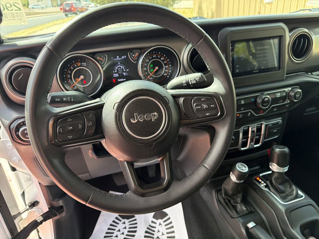 Used 2023 Jeep Gladiator Sport image 15