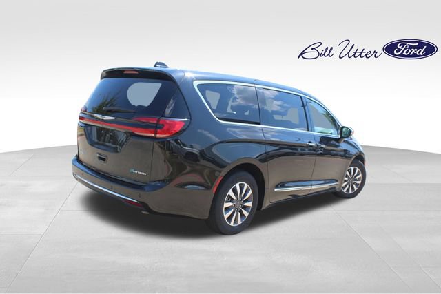 Used 2023 Chrysler Pacifica Limited FWD image 5