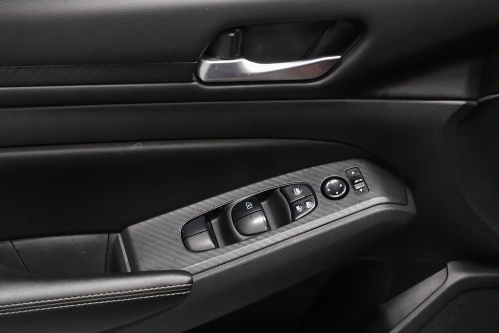 Used 2024 Nissan Altima 2.5 SV image 21