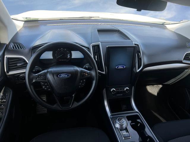 Certified 2023 Ford Edge SE w/ Black Appearance Package AWD/4WD image 13