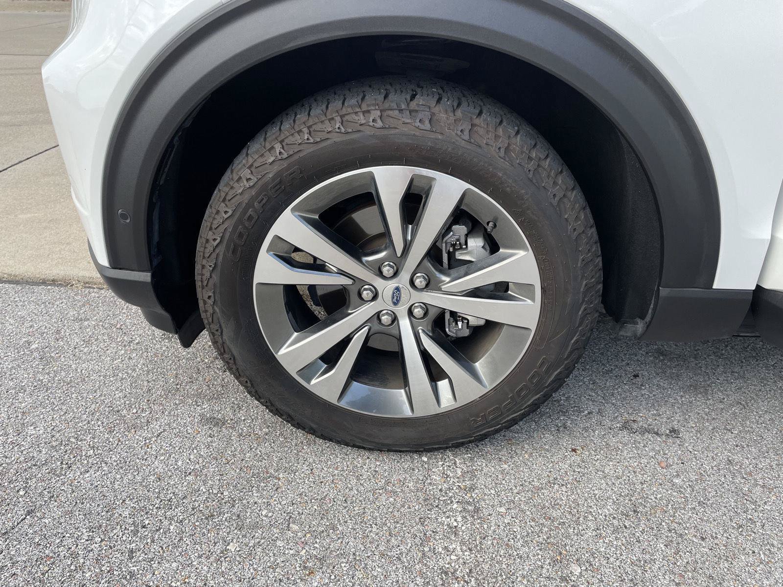 Certified 2020 Ford Explorer Platinum w/ Premium Technology Package AWD/4WD image 10