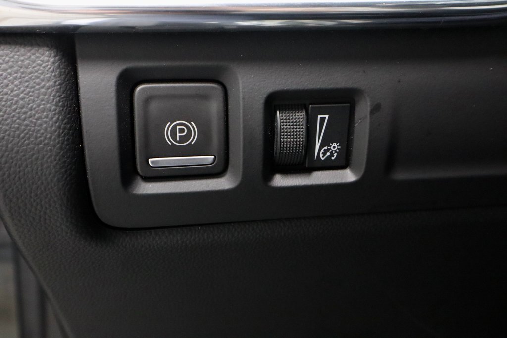 Used 2023 Cadillac XT4 Premium Luxury image 26