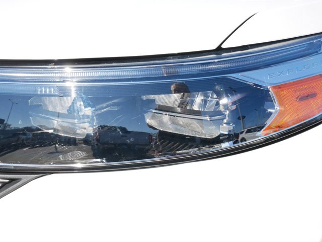Certified 2023 Ford Explorer XLT w/ Equipment Group 202A AWD/4WD image 5