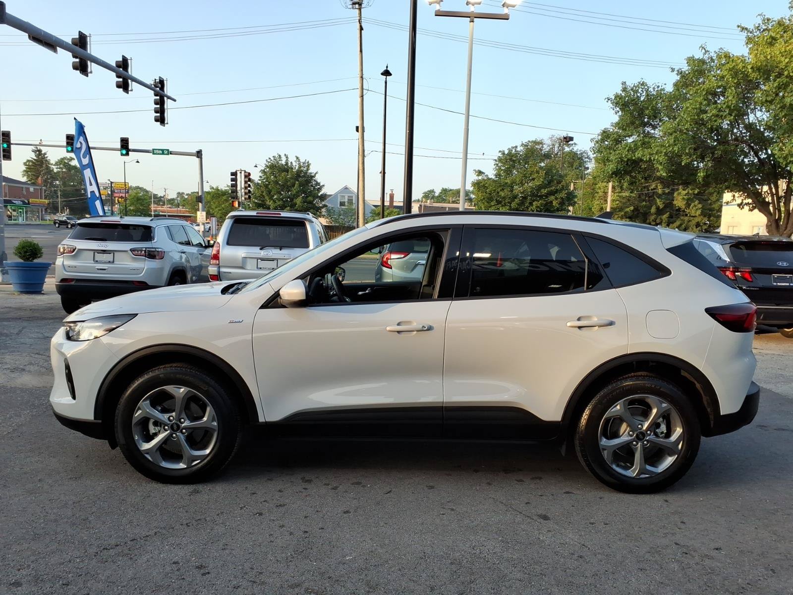 Certified 2025 Ford Escape ST-Line Select AWD/4WD image 5