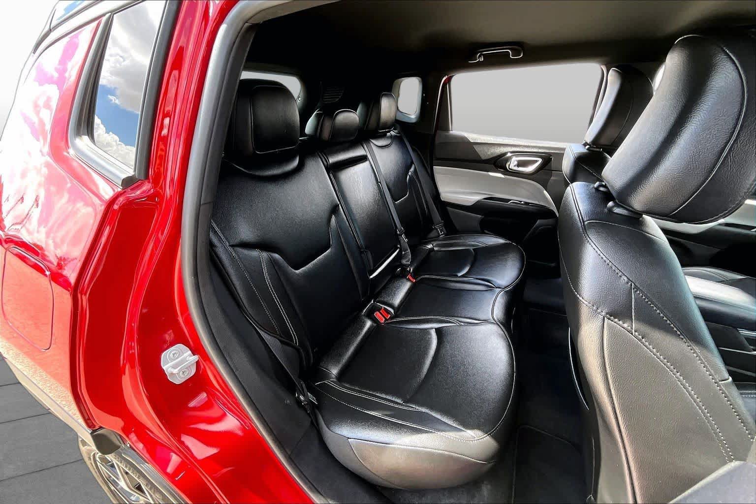 Used 2025 Jeep Compass Limited AWD/4WD image 19