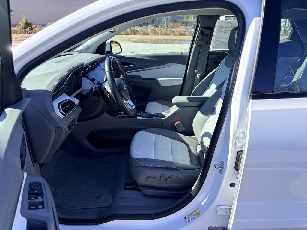 Used 2023 Chevrolet Bolt EUV Premier w/ Sun & Sound Package image 22