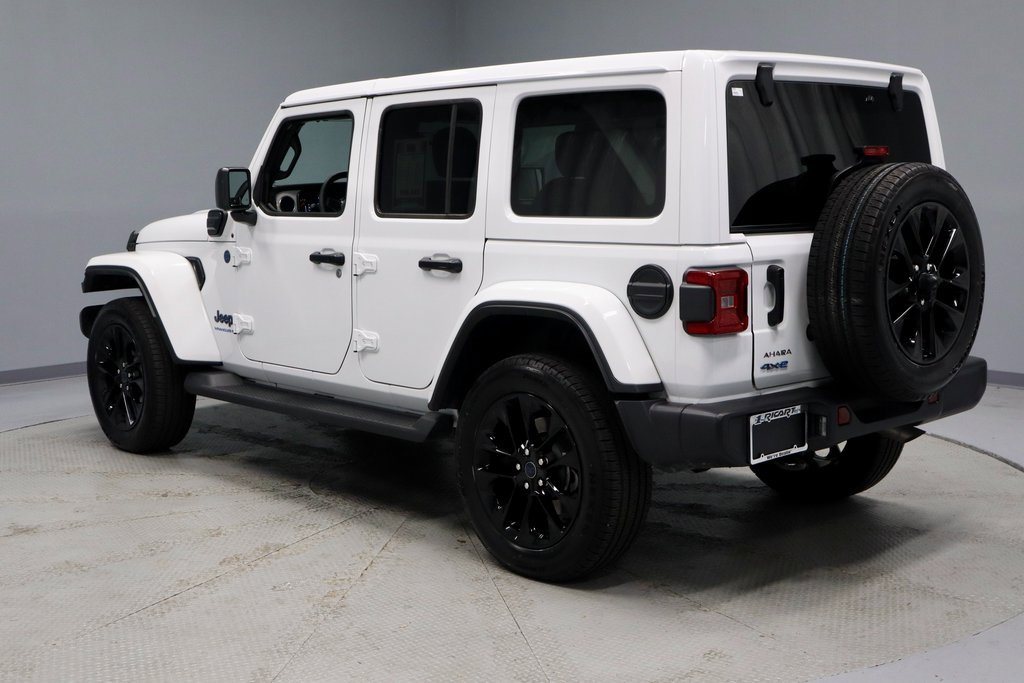 Used 2025 Jeep Wrangler Unlimited Sahara image 8