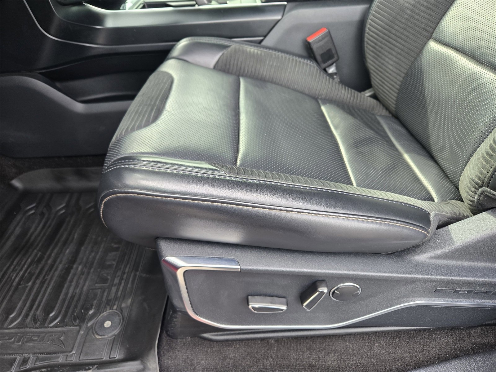 Certified 2023 Ford F150 Raptor image 21