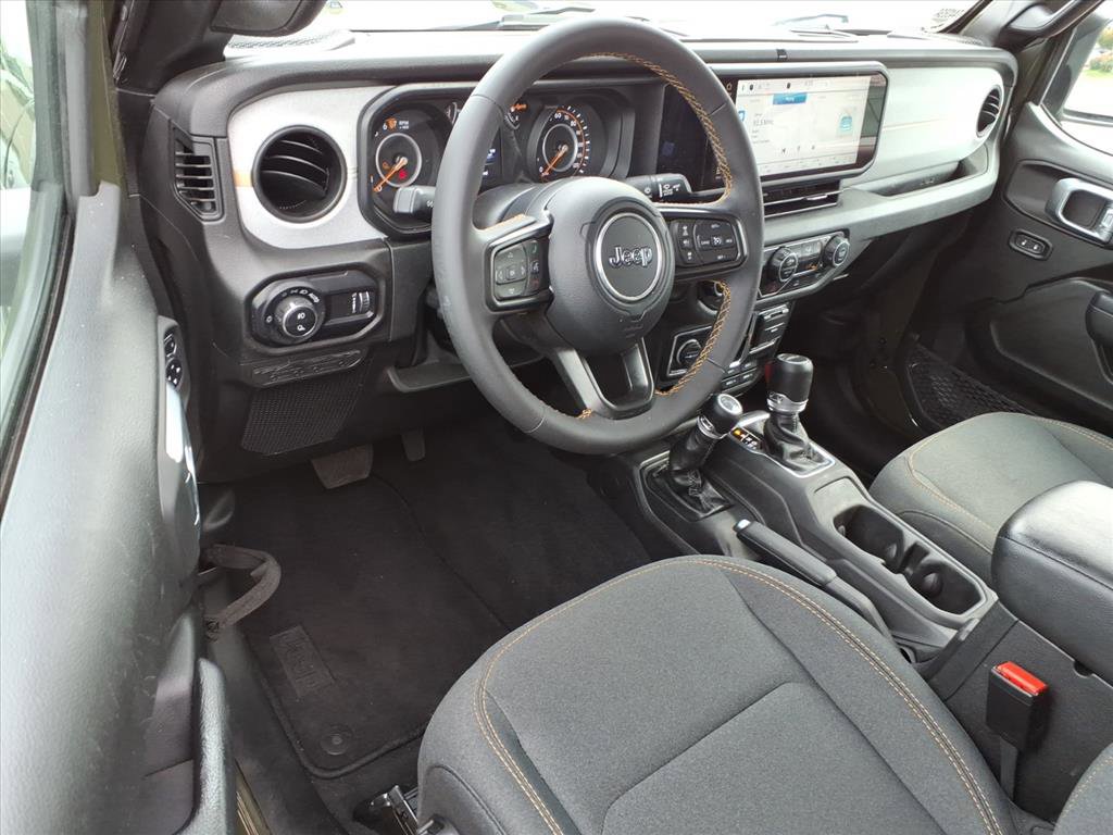 Used 2024 Jeep Gladiator Sport AWD/4WD image 8