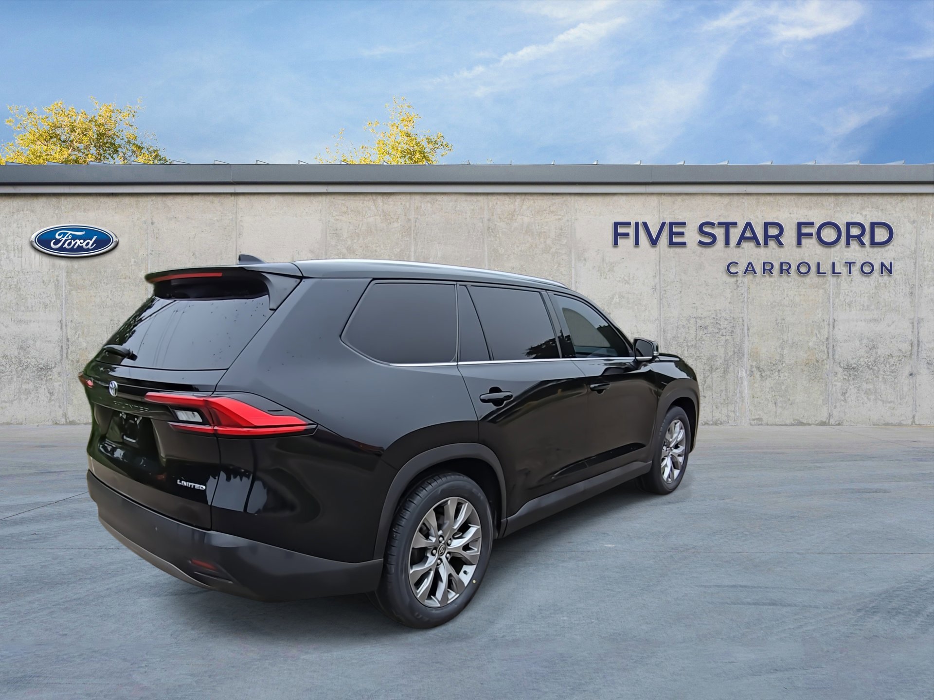 Used 2024 Toyota Grand Highlander Limited FWD image 5