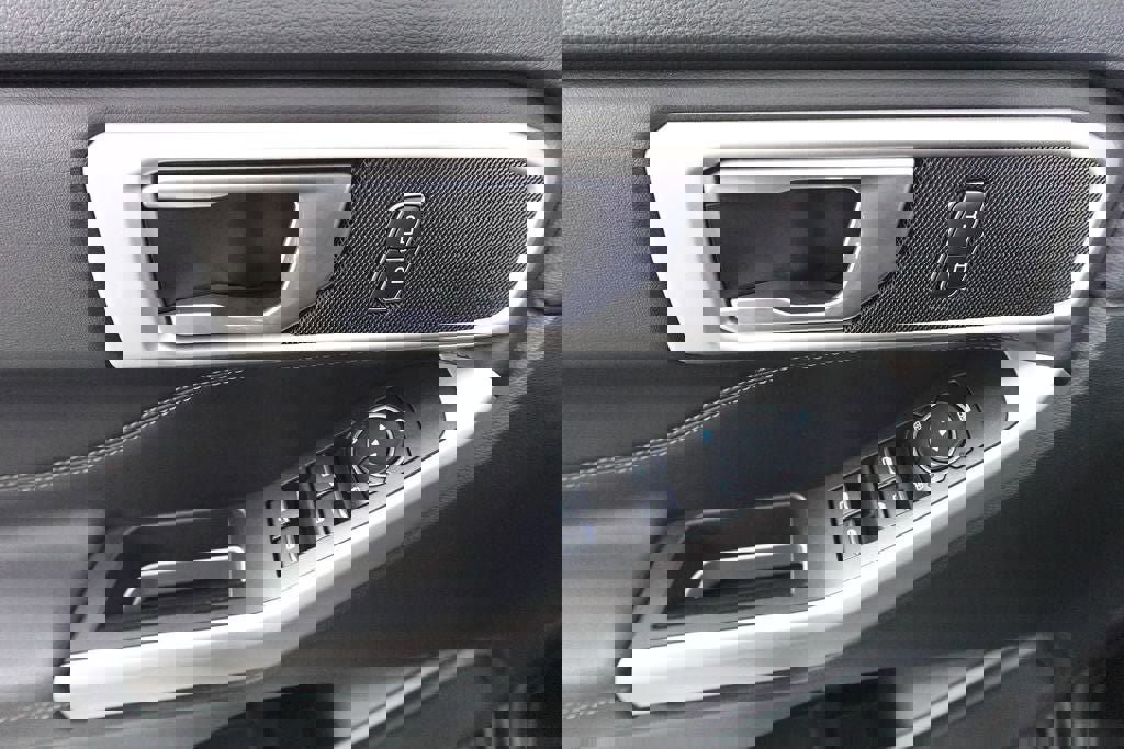 Certified 2023 Ford Explorer XLT w/ Equipment Group 202A image 9