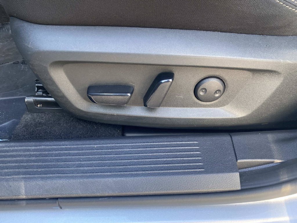 Used 2023 Nissan Rogue SV AWD/4WD image 19