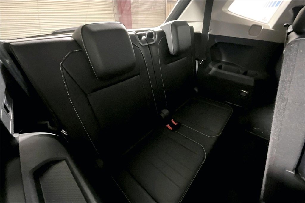 Used 2022 Volkswagen Tiguan SE image 23