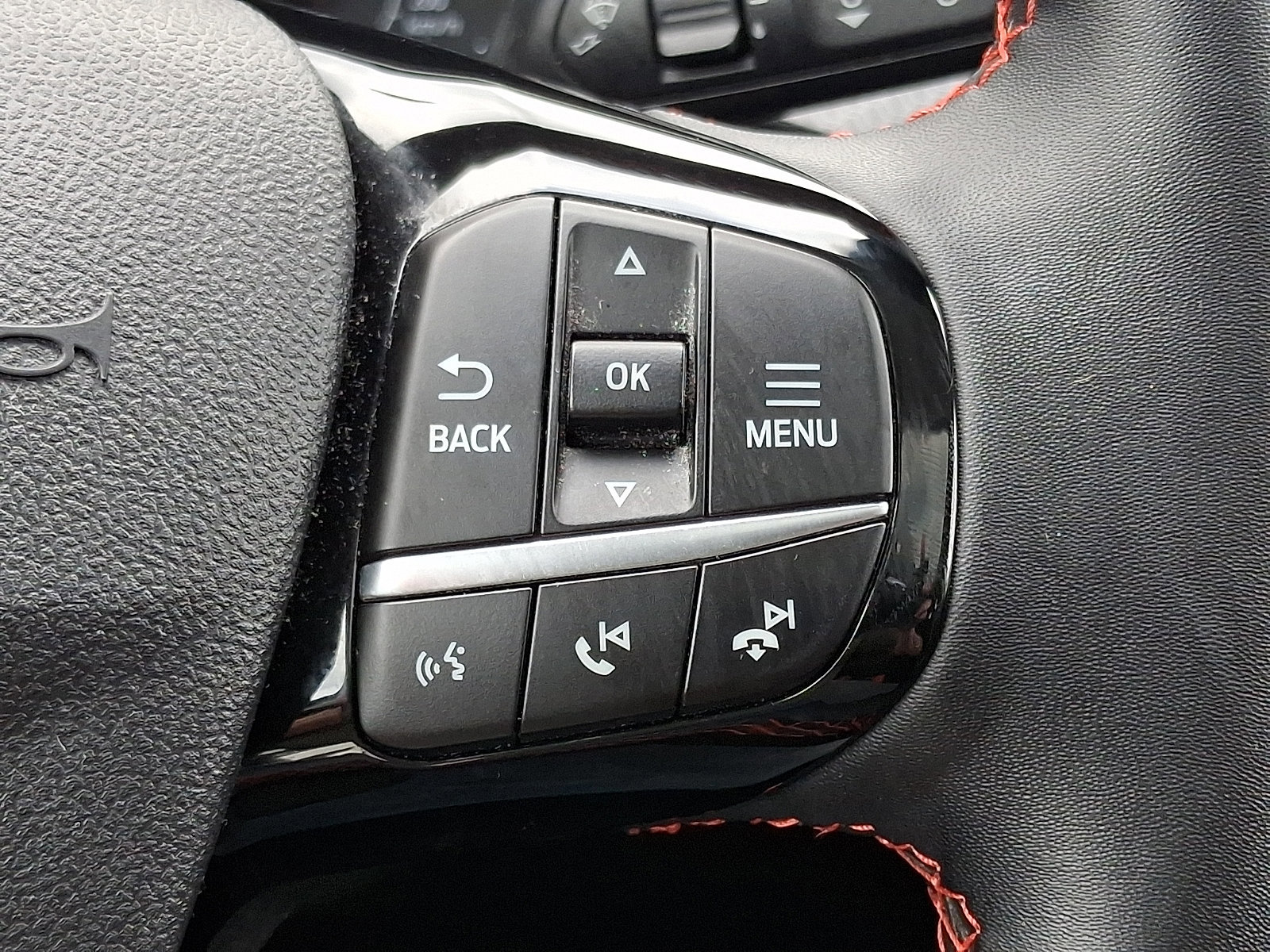 Certified 2022 Ford Escape SEL w/ SEL Stealth AWD Package image 22