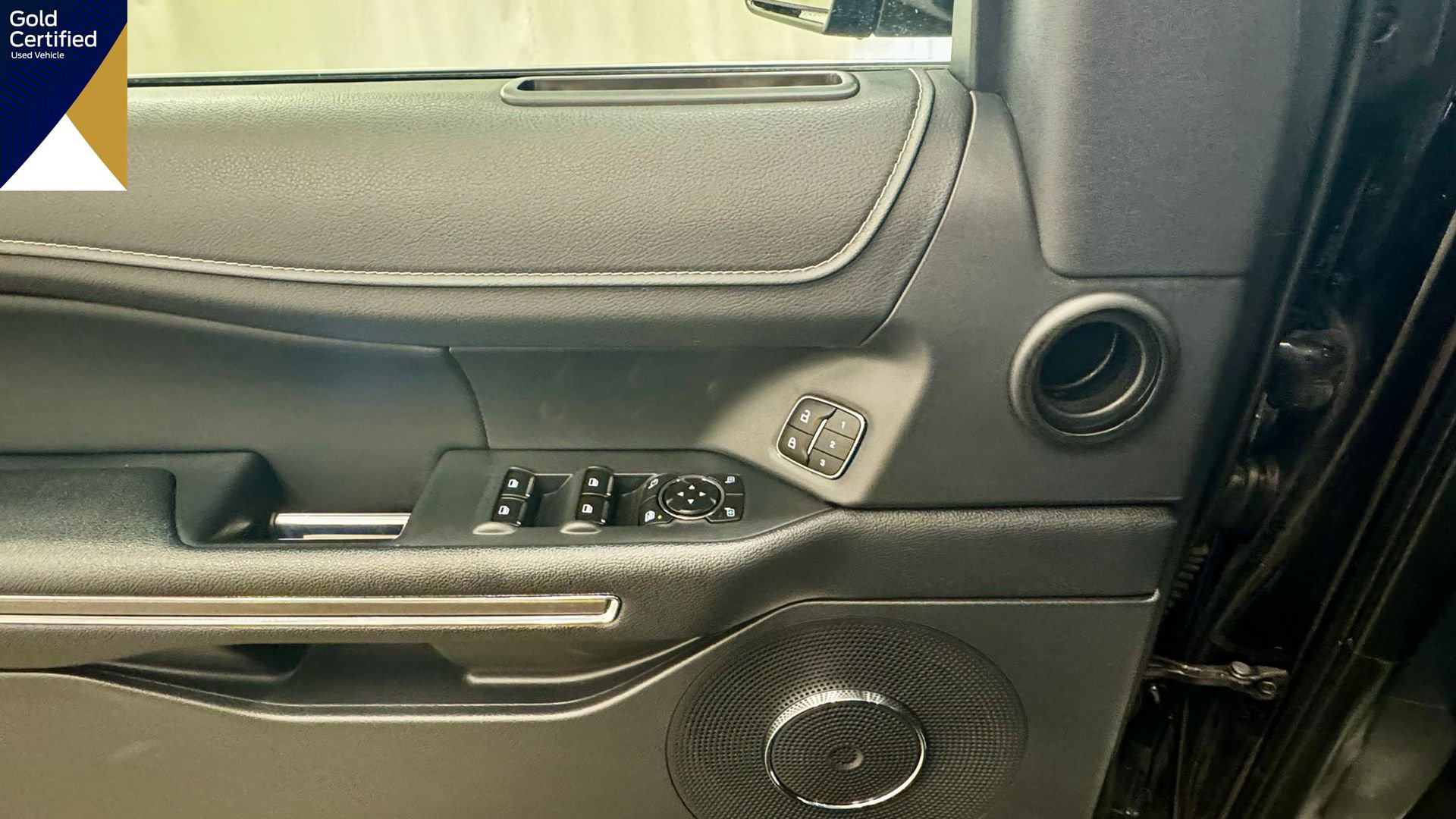 Certified 2024 Ford Expedition XLT image 40