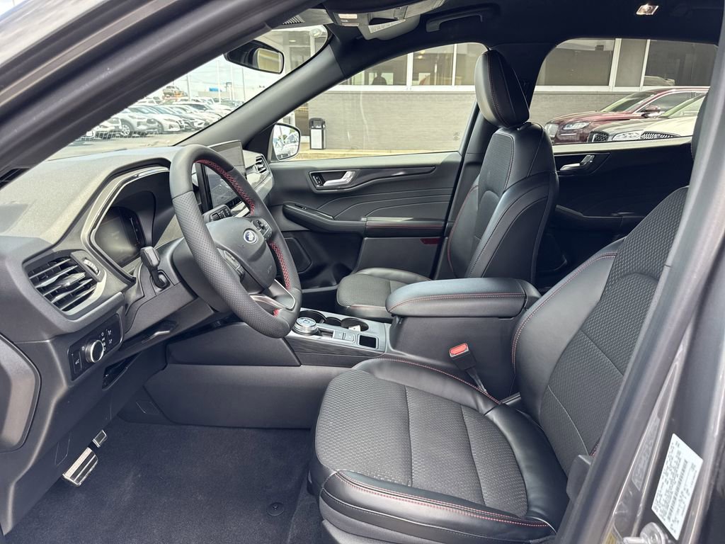 Certified 2023 Ford Escape ST-Line w/ Tech Pack #1 image 9