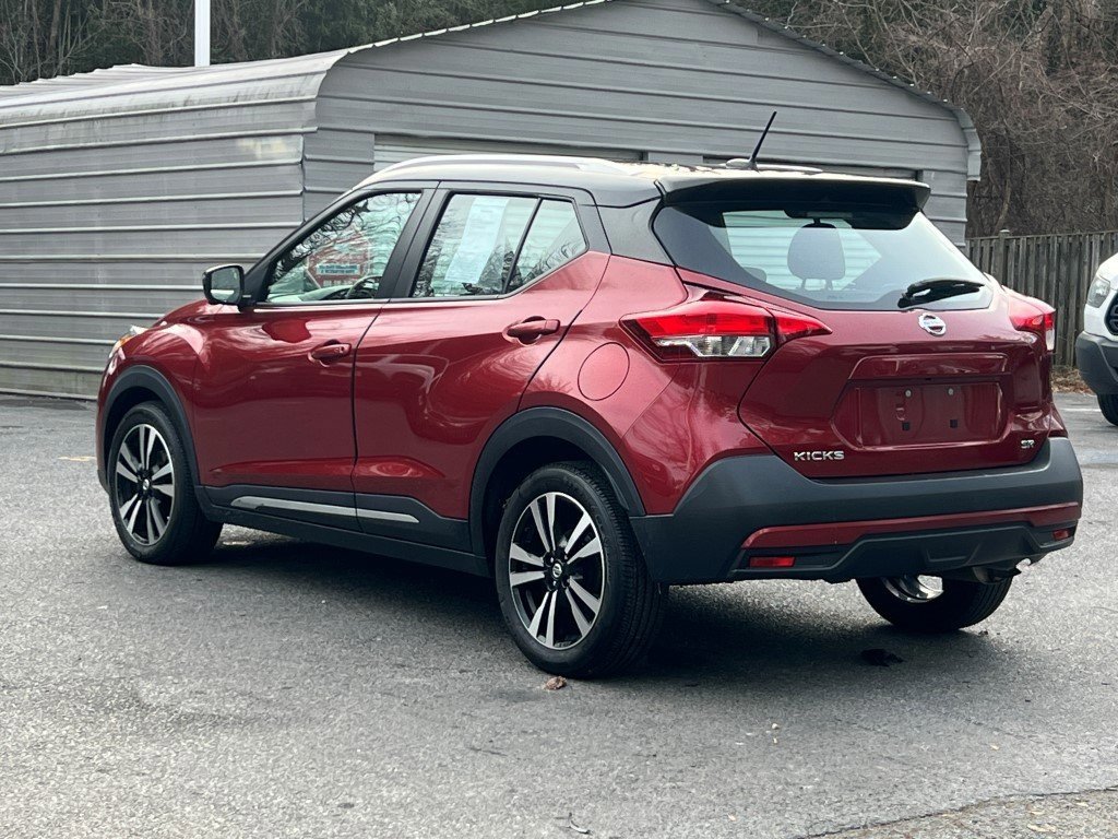 Used 2019 Nissan Kicks SR image 3