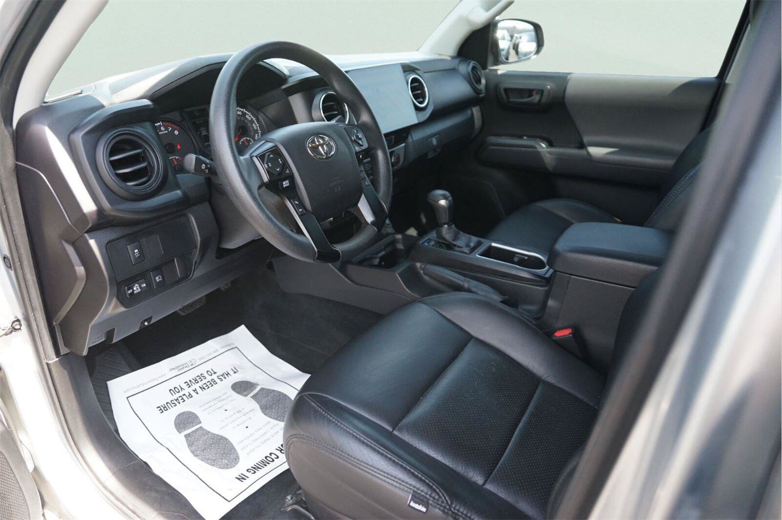 Used 2022 Toyota Tacoma SR AWD/4WD image 8