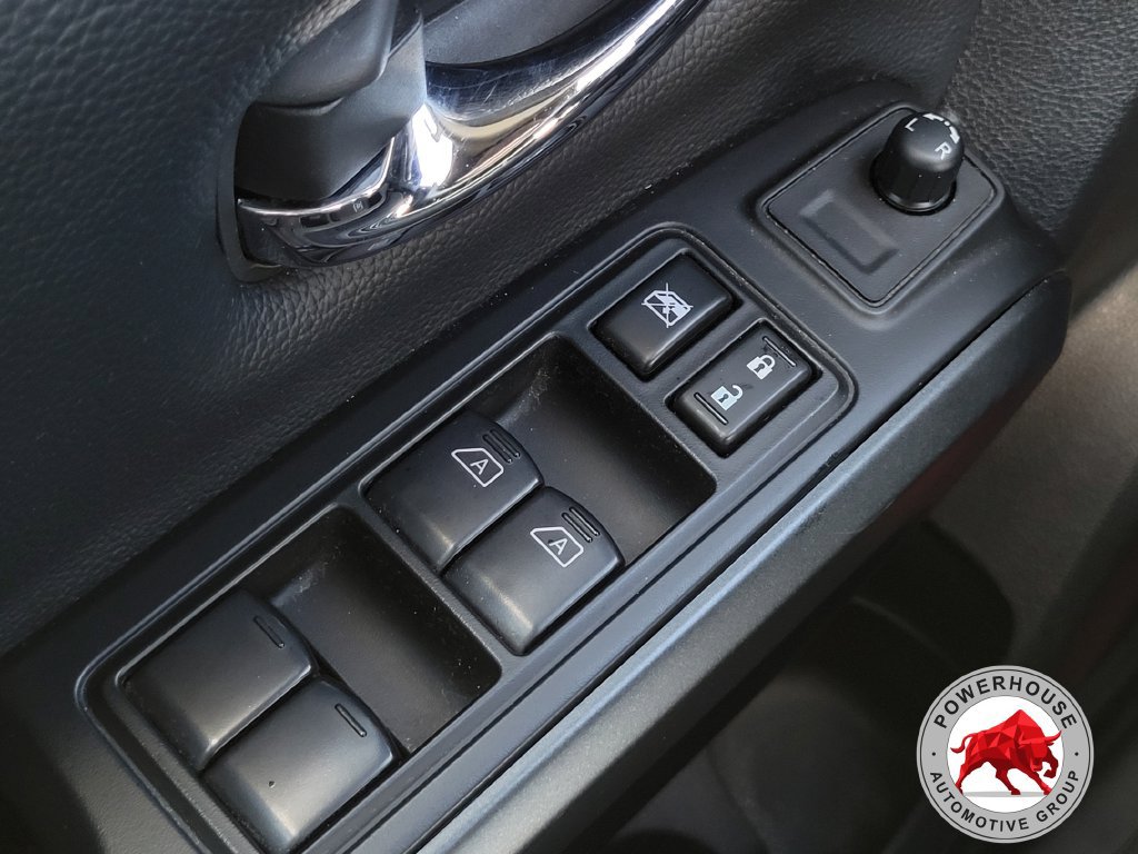 Used 2024 Nissan Titan SV w/ SV Convenience Package RWD image 26