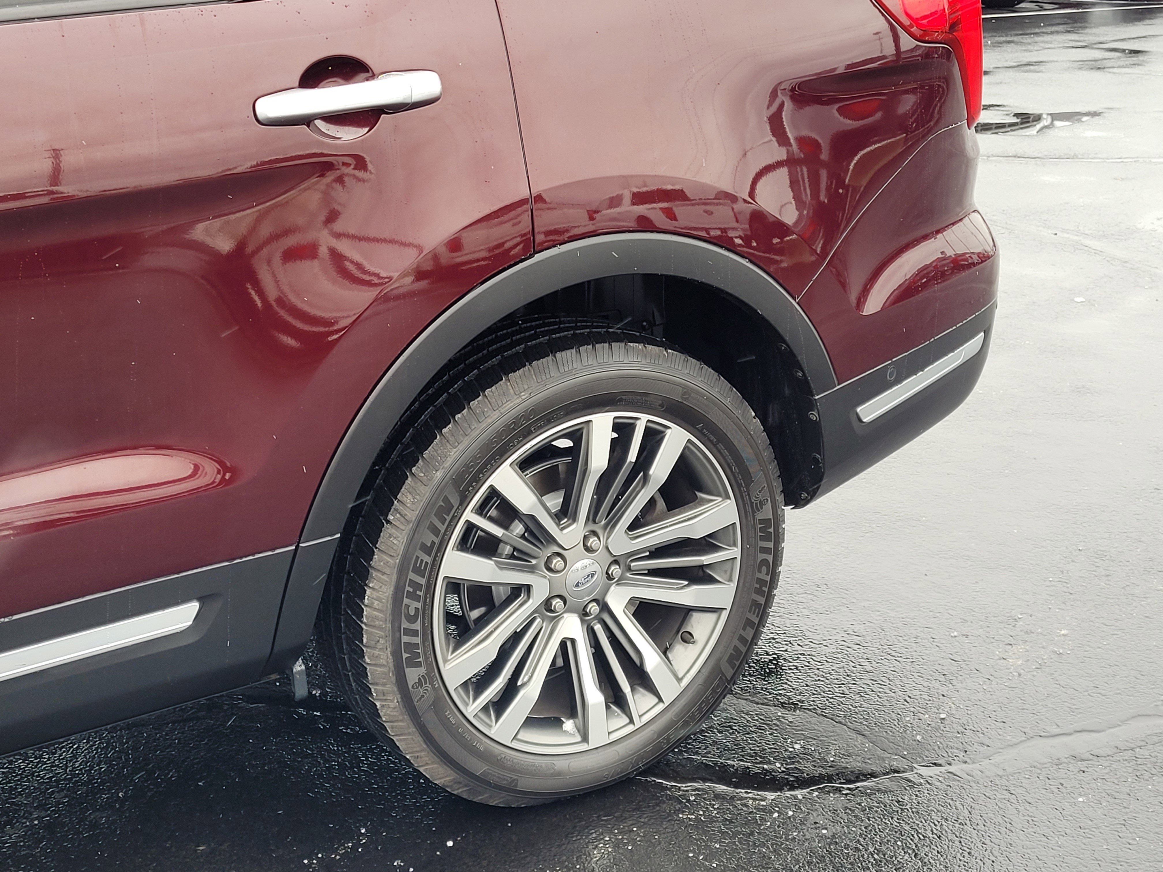 Certified 2019 Ford Explorer Platinum image 10