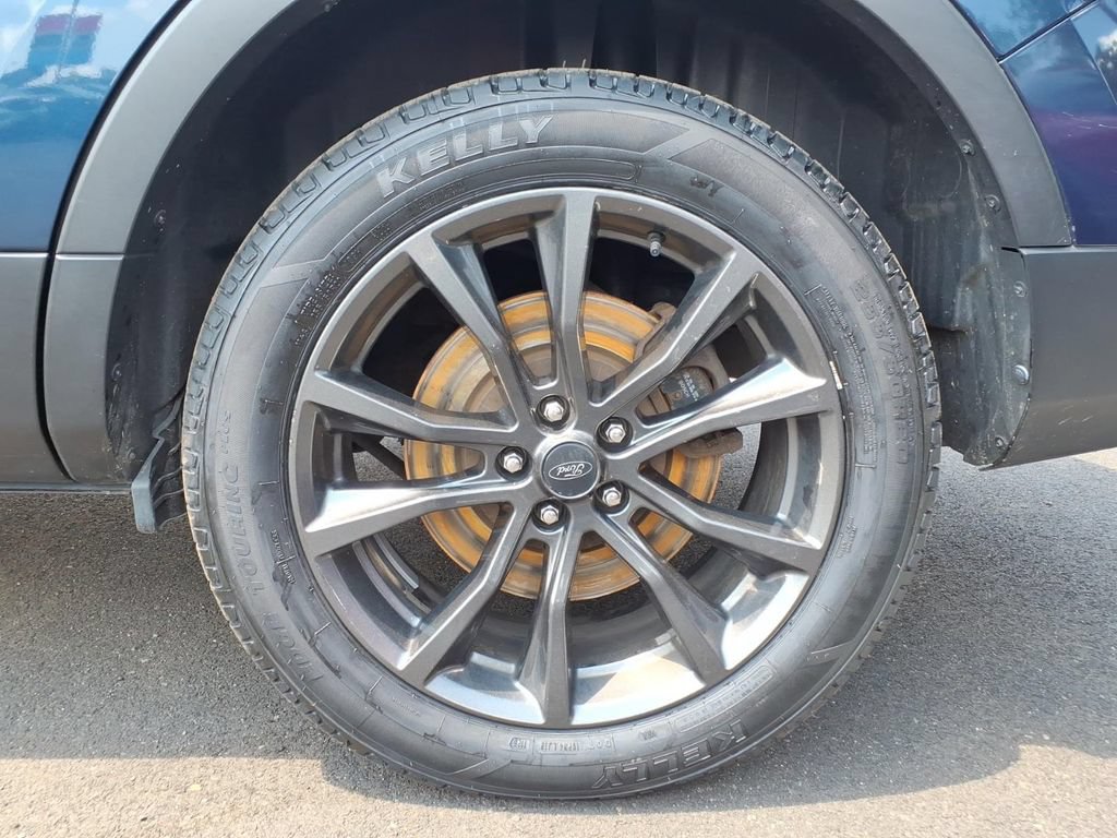 Certified 2017 Ford Explorer XLT w/ Equipment Group 202A AWD/4WD image 28