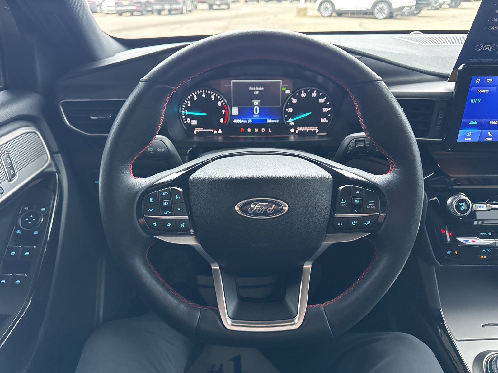 Certified 2024 Ford Explorer ST-Line w/ Class IV Trailer Tow Package image 31