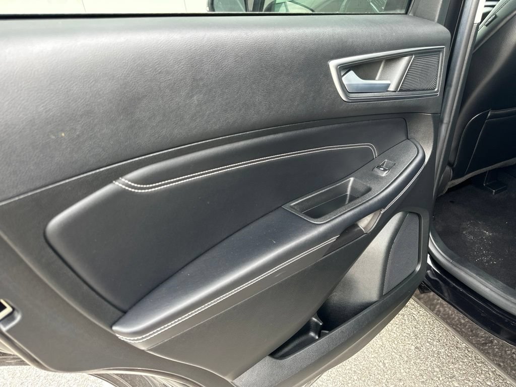 Certified 2023 Ford Edge Titanium AWD/4WD image 17
