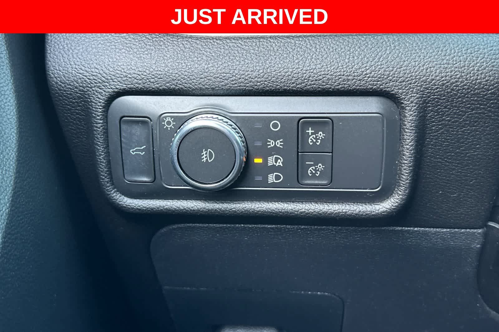 Certified 2022 Ford Explorer XLT w/ Equipment Group 202A RWD image 30