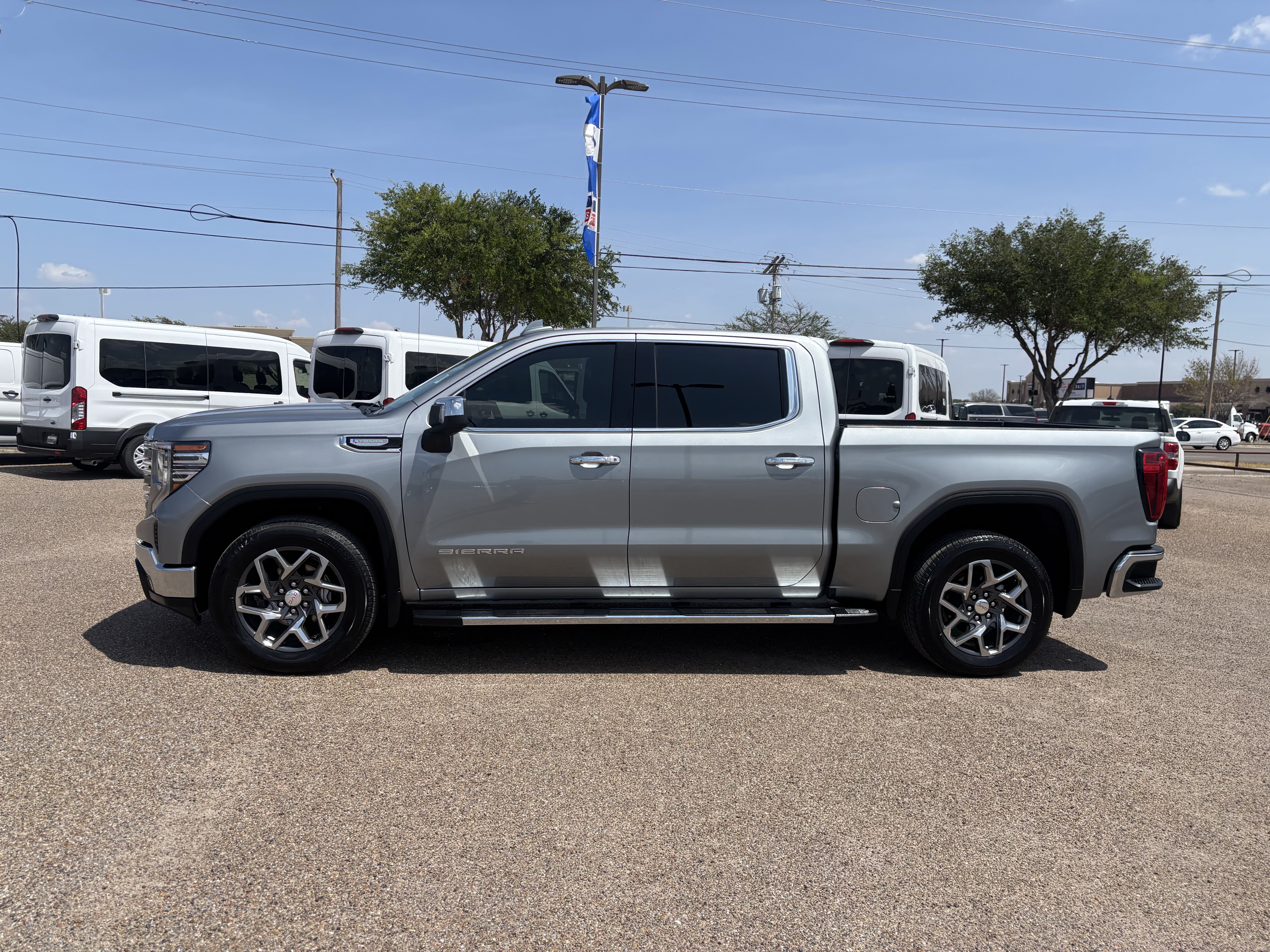 Used 2026 GMC Sierra 1500 SLT RWD image 2