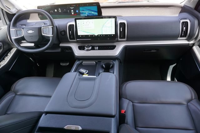 Certified 2025 Ford Expedition Active RWD image 6